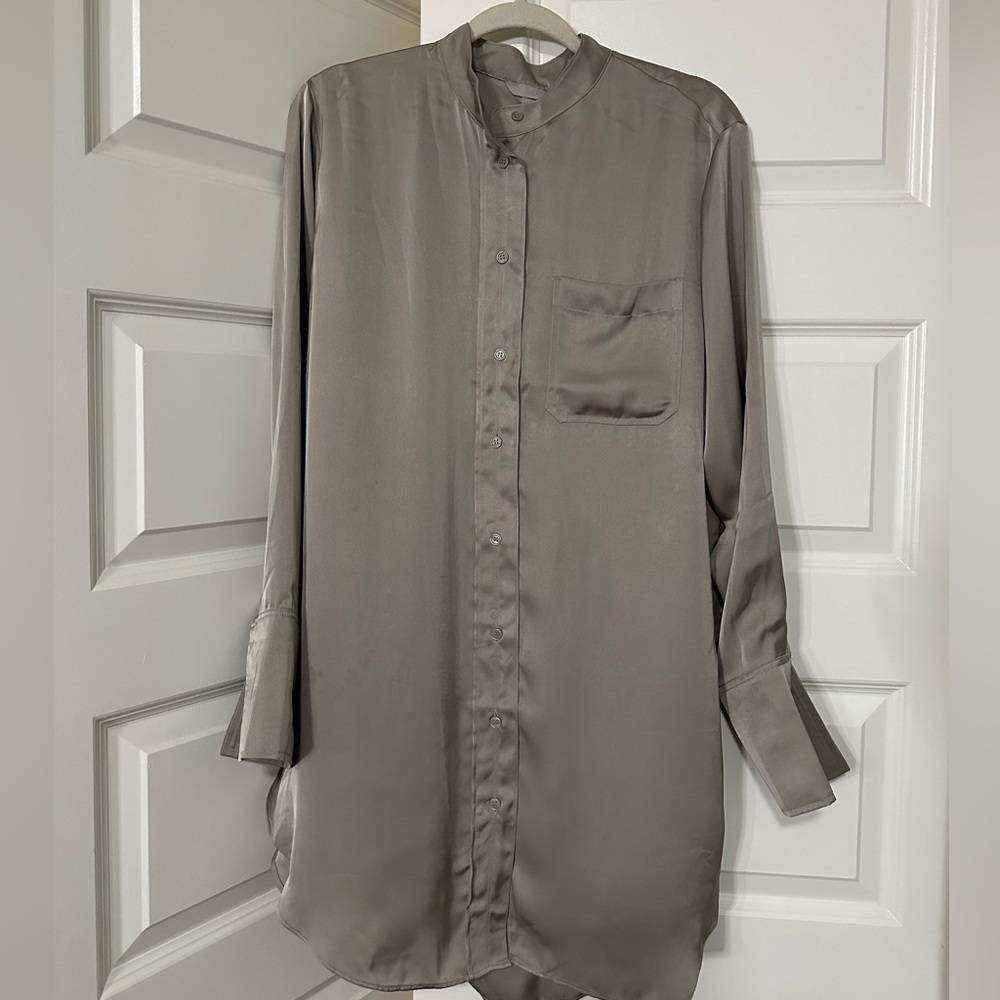 Size medium shirt dress
